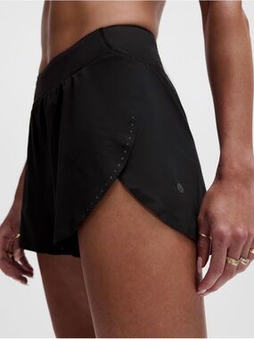 Lululemon Women’s Fast and Free High-Rise Classic-Fit Split Short 3" Size 2